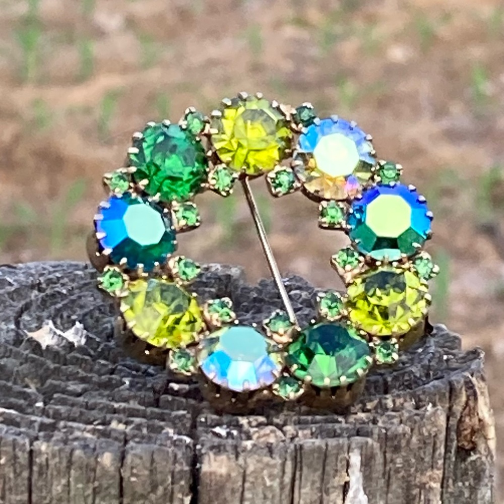 Vintage Karu Arke Rhinestone Brooch!